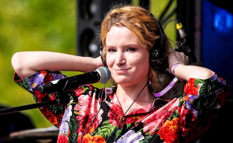 На фото: певица Монеточка (Елизавета Гырдымова)