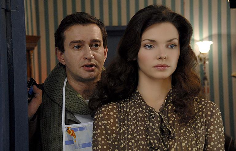 На фото: актеры Константин Хабенский в роли Кости Лукашина и Елизавета Боярская в роли Наденьки в фильме режиссера Т.Бекмамбетова "Ирония судьбы 2", 2007