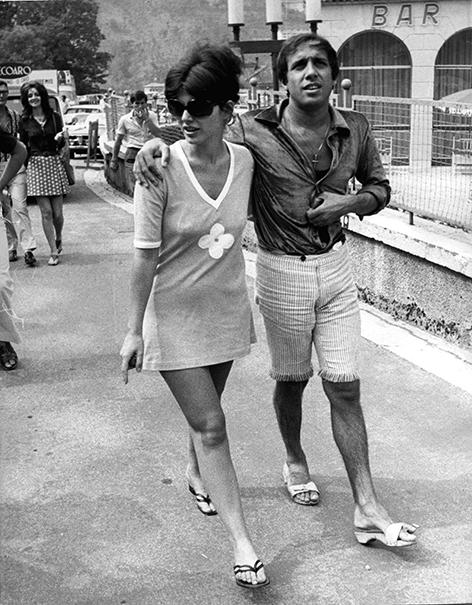 На фото: Адриано Челентано с супругой Клаудией Мори, 1986 год