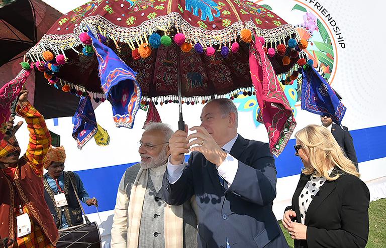 На фото: премьер-министр Израиля Биньямин Нетаньяху и премьер-министр Индии Нарендра Моди, 2018