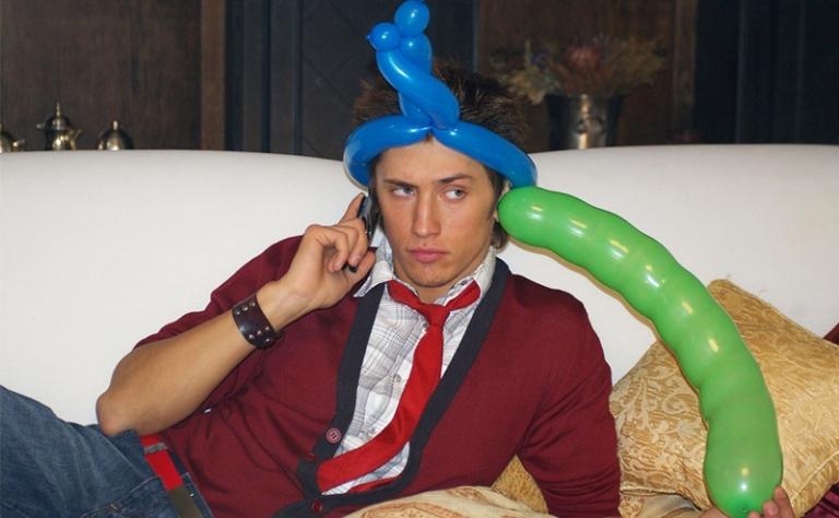 На фото: Павел Прилучный в комедии &laquo;Любовь.ru&raquo;