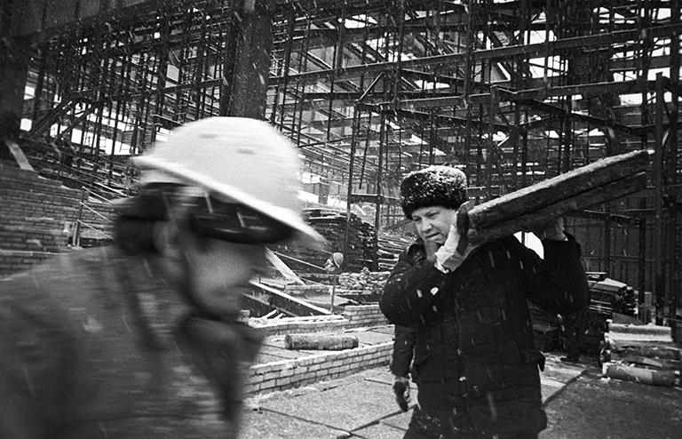 На фото: первый секретарь Свердловского обкома КПСС Борис Николаевич Ельцин на коммунистическом субботнике, 1979