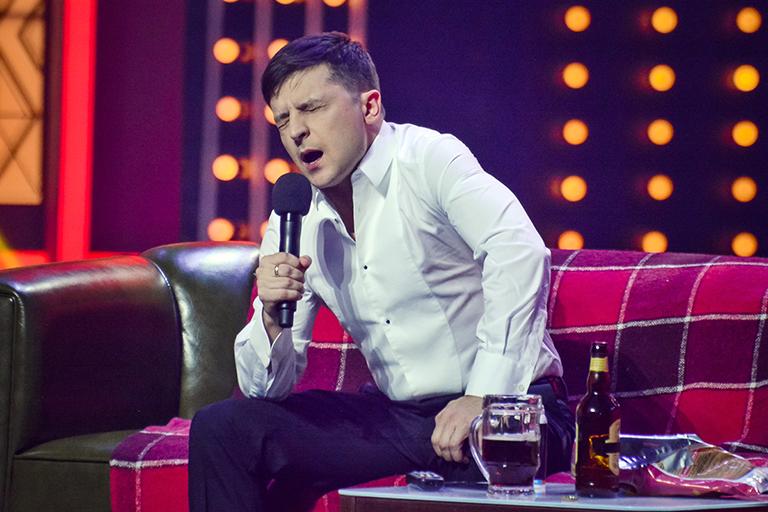 На фото: Владимир Зеленский во время концертной программы студии &laquo;Квартал 95&raquo;