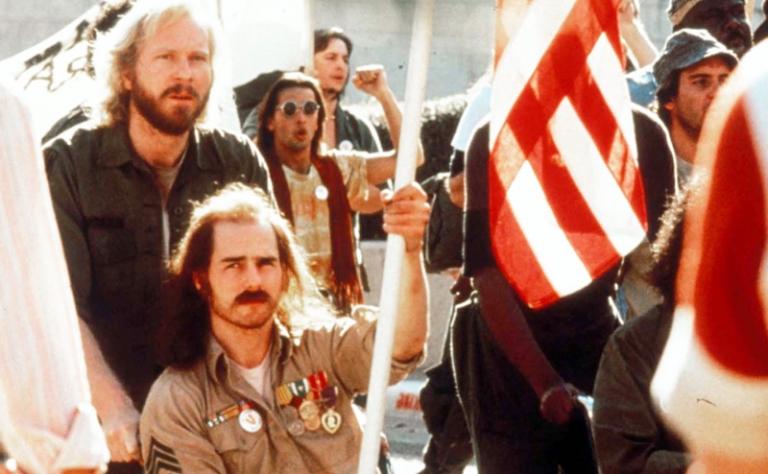 На фото: Том Круз в фильме «Рожденный четвертого июля»