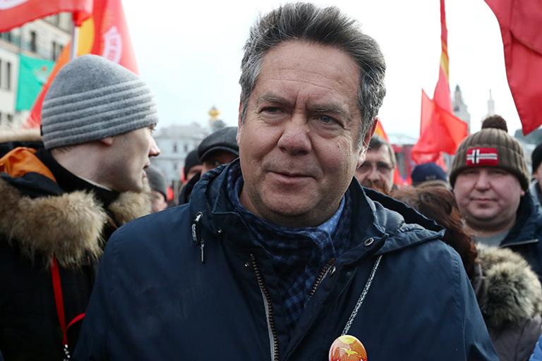 На фото: дипломат, заведующий кафедрой международных отношений и дипломатии Московского гуманитарного университета Николай Платошкин во время митинга, посвященного Дню защитника Отечества, на площади Революции. Шествие и митинг провели ЦК КПРФ, Московские городской и областной комитеты Коммунистической партии РФ, Союз советских офицеров, Движение в поддержку армии, ВЖС "Надежда России", Ленинский Коммунистической Союз Молодежи, ВСД "Русский Лад", ОД "Левый фронт" и ряд других левых общественных организаций. 2020 год.