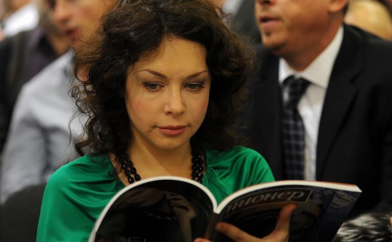 На фото: светский обозреватель газеты Божена Рынска на Шестых &laquo;Пионерских чтениях&raquo;, 2009