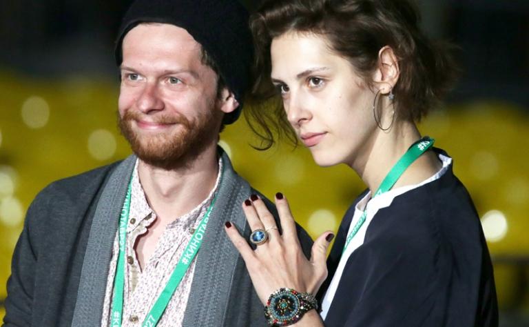 На фото: актеры Григорий Калинин и Ирина Горбачева 