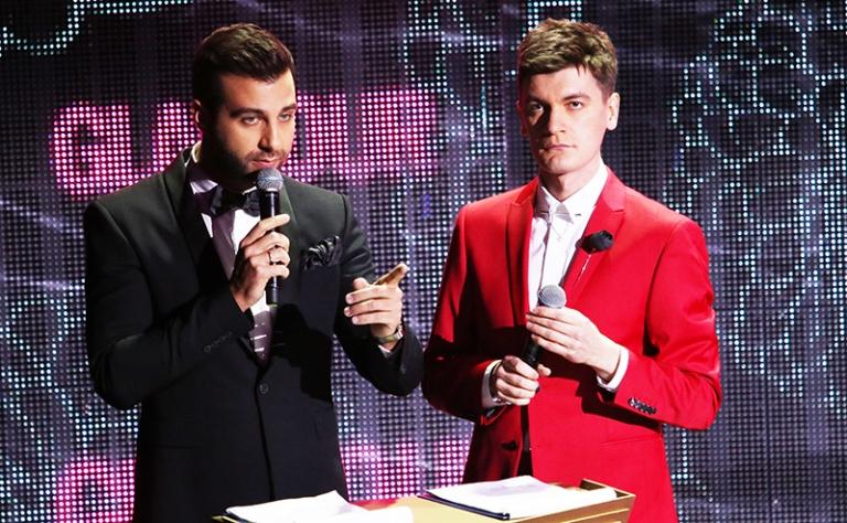 На фото: ведущие проекта &laquo;Женщина года Glamour&raquo; Иван Ургант и Александр Гудков