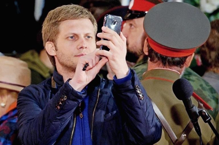 На фото: журналист, телеведущий, актёр Борис Корчевников на божественной литургии в рамках завершения Царских дней в Екатеринбурге, 2017 год