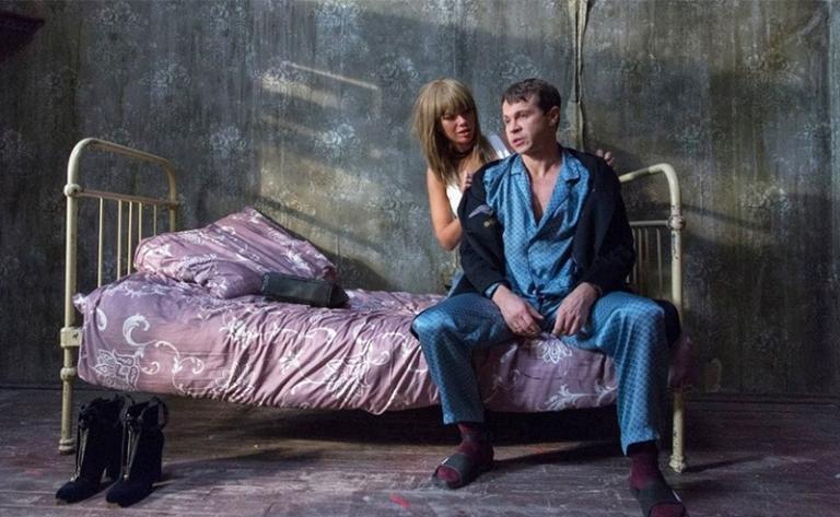 На фото: Павел Деревянко в сериале Семена Слепакова &laquo;Домашний арест&raquo;