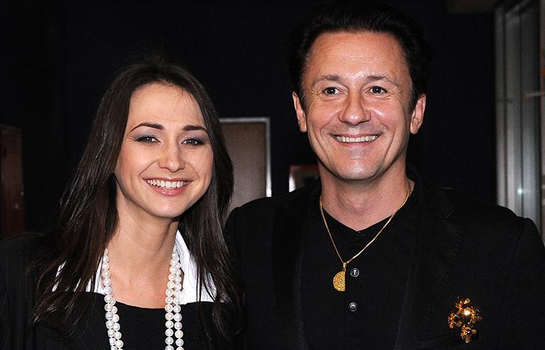 На фотО: актер Олег Меньшиков с супругой Анастасией на премьере фильма Никиты Михалкова "Утомленные солнцем 2, 2011