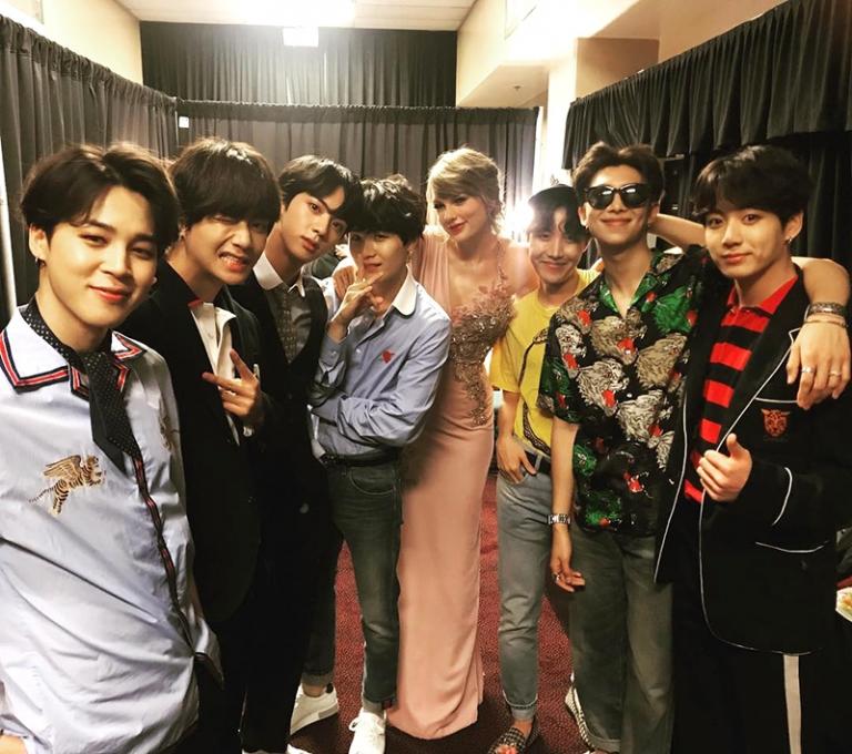 Тейлор Свифт (на фото): &laquo;BTS так приятно познакомиться! Вы просто потрясающие!!&raquo;, 2018 год.