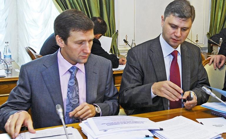 На фото: Олег Белозеров в годы работы в министерстве транспорта