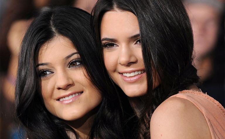 На фото: Кендалл и Кайли Дженнер