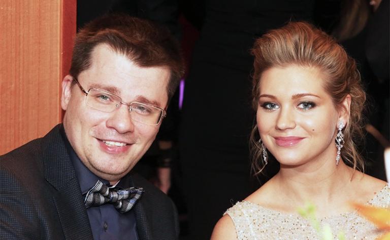 На фото: актеры Гарик Харламов и Кристина Асмус