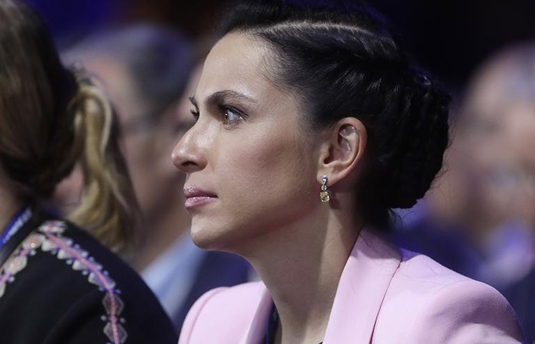 На фото: телеведущая "России 24" Наиля Аскер-заде на пленарном заседании "Мосты над волнами деглобализации" в рамках XI инвестиционного форума ВТБ Капитал "Россия зовет!", 2019