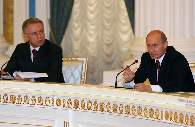 На фото: заседание Совета при президенте России по физкультуре и спорту, Вячеслав Фетисов, Владимир Путин, 2006