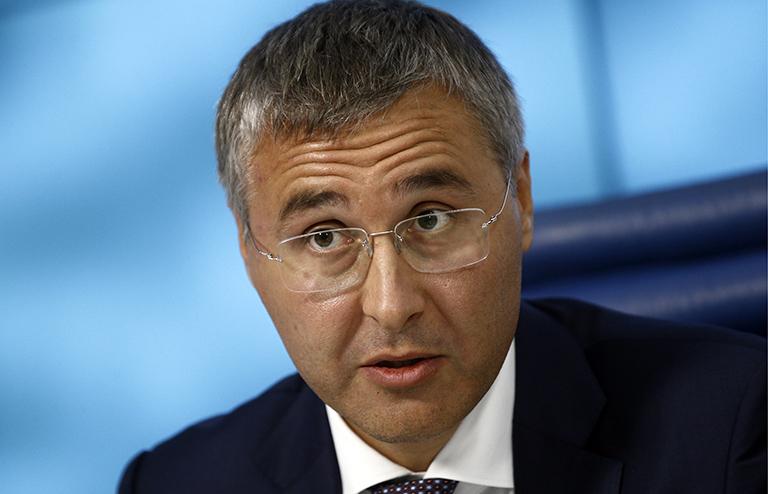 На фото: ректор Тюменского государственного университета Валерий Фальков во время круглого стола, 2016