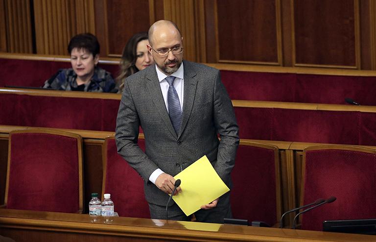 На фото: новоназначенный премьер-министр Украины Денис Шмыгаль во время заседания Верховной Рады