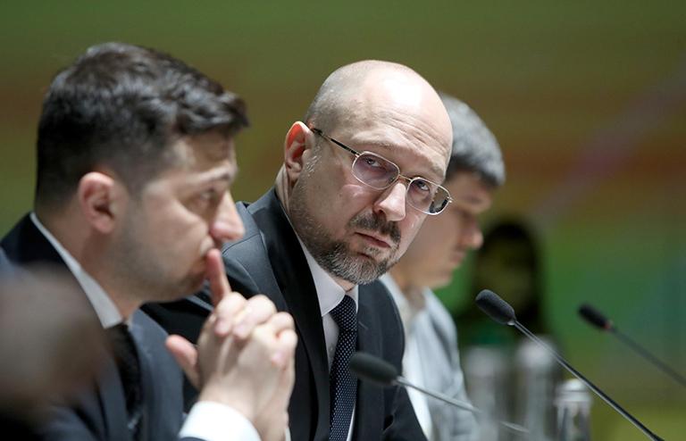 На фото: премьер-министра Украины Дениса Шмыгаля видят во время выездного заседания украинского правительства, Киев, столица Украины