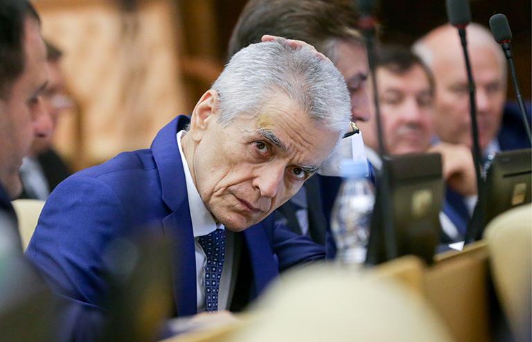 На фото: депутат Госдумы РФ Геннадий Онищенко во время первого пленарного заседания Государственной думы РФ седьмого созыва, 2016