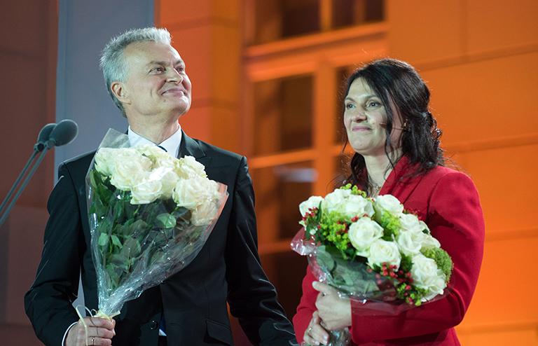 На фото: Гитанас Науседа и его жена