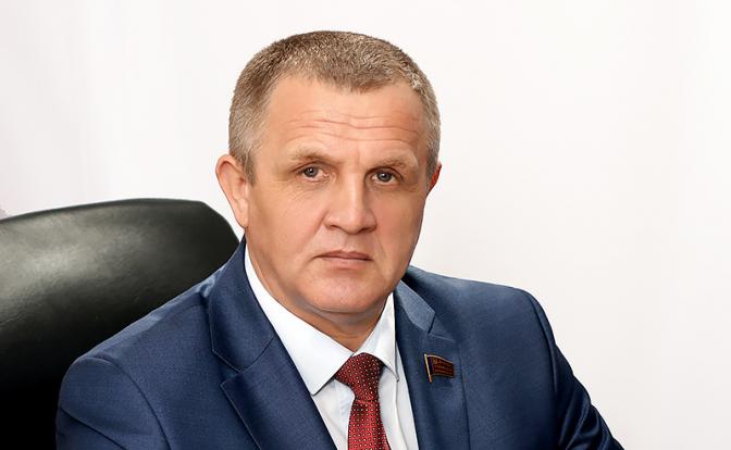 На фото: депутат Госдумы, первый секретарь Ростовского обкома партии, член Президиума ЦК КПРФ Николай Коломейцев