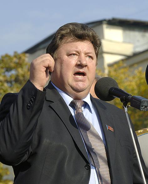На фото: заместитель председателя КПРФ Владимир Кашин во время выступления перед участниками акции протеста на Славянской площади, проведенной активистами КПРФ под лозунгом &laquo;Нет - социальному геноциду&raquo;, 2007 год.