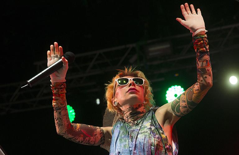 На фото: певица Жанна Агузарова на концерте в клубе Ray Just Arena