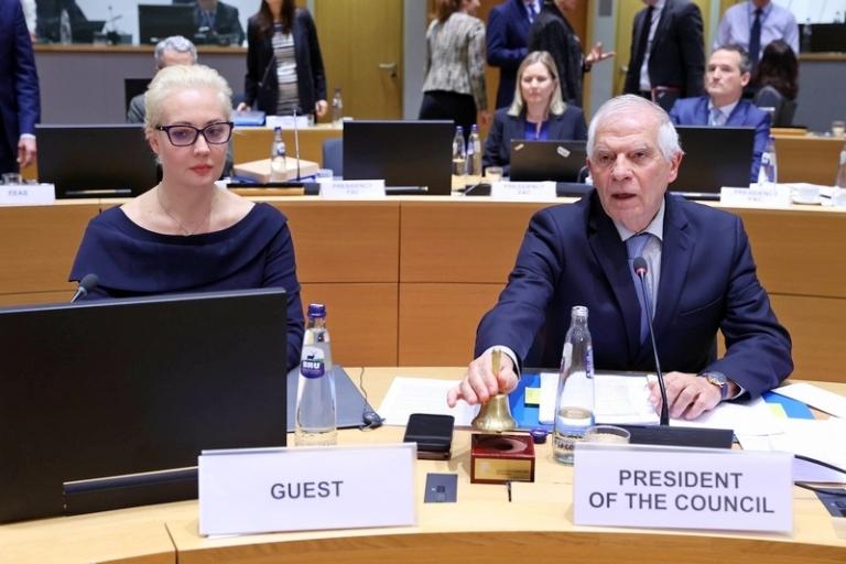 На фото: верховный представитель ЕС по иностранным делам и политике безопасности Жозеп Боррель Фонтельлес во время встречи с Юлией Навальной *, Брюссель, Бельгия, 19 февраля 2024 года.