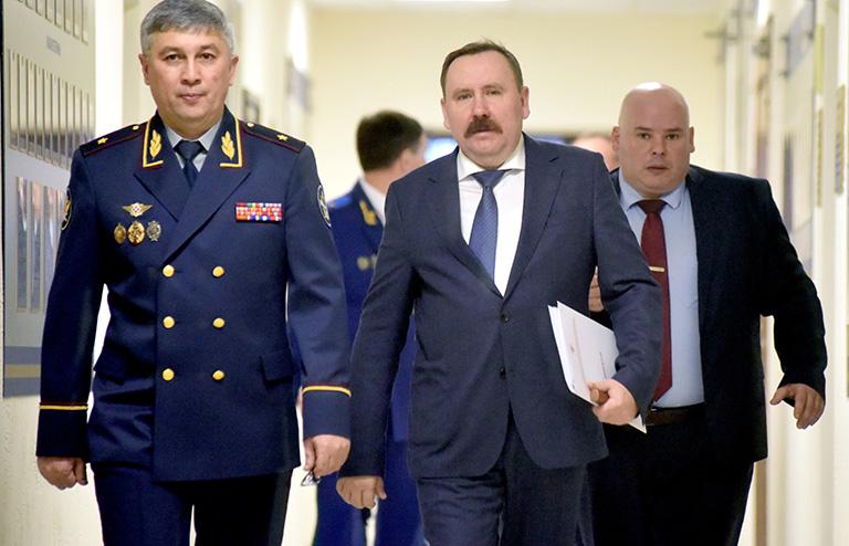 На фото: директор ФСИН России Александр Калашников (в центре) во время расширенного заседания коллегии УФСИН России по Ставропольскому краю