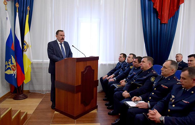 На фото: директор ФСИН России Александр Калашников (в центре) во время расширенного заседания коллегии УФСИН России по Ставропольскому краю