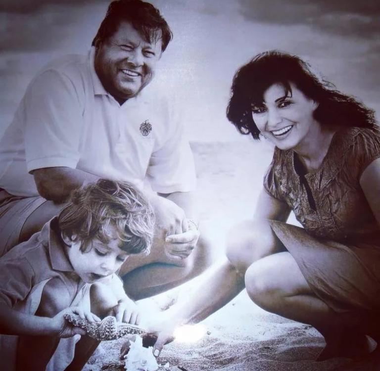 Родители Мелании Трамп с ее сыном Бэрроном