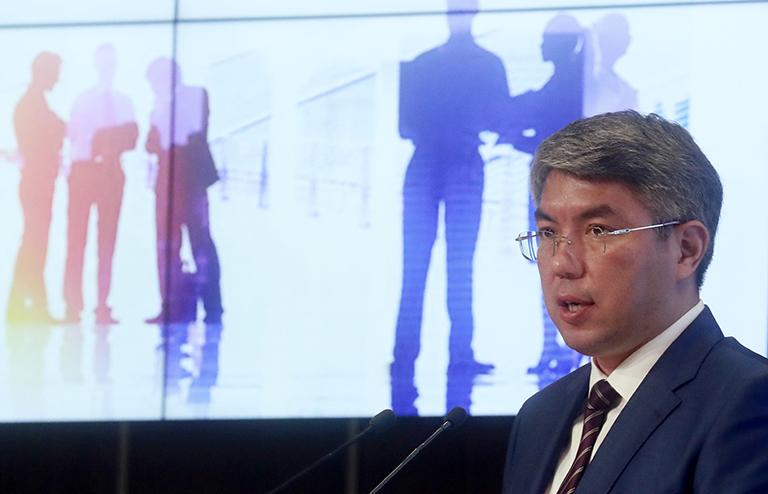 На фото: глава Республики Бурятия Алексей Цыденов во время итогового заседания коллегии министерства РФ по развитию Дальнего Востока и Арктики о деятельности в 2018 году и задачах на 2019 год 