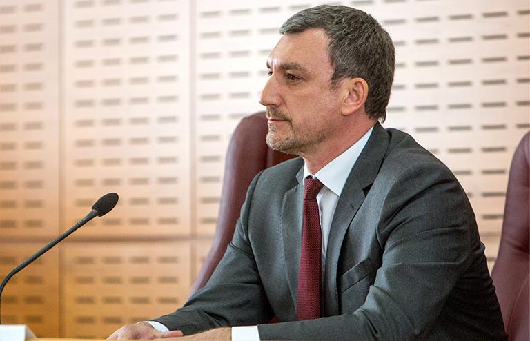 На фото: временно исполняющий обязанности губернатора Амурской области Василий Орлов во время официальной церемонии представления правительству Амурской области