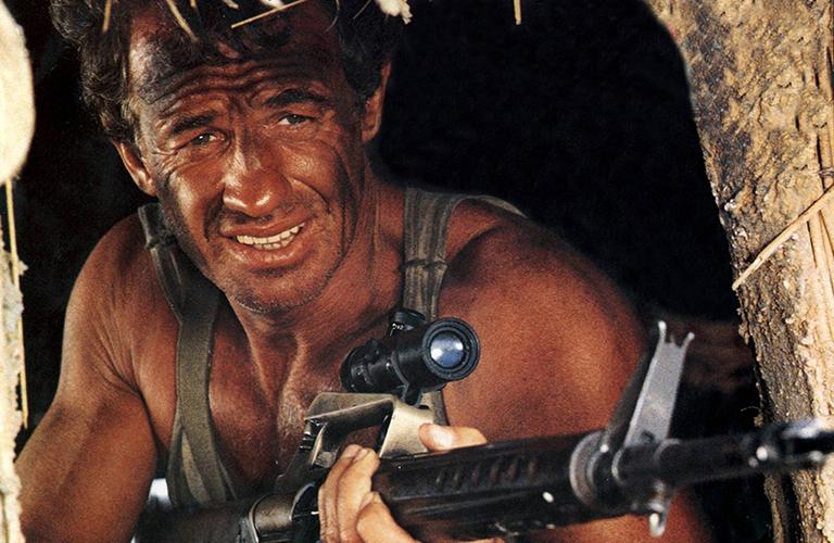 На фото: Жан-Поль Бельмондо в фильме "Профессионал", 1981