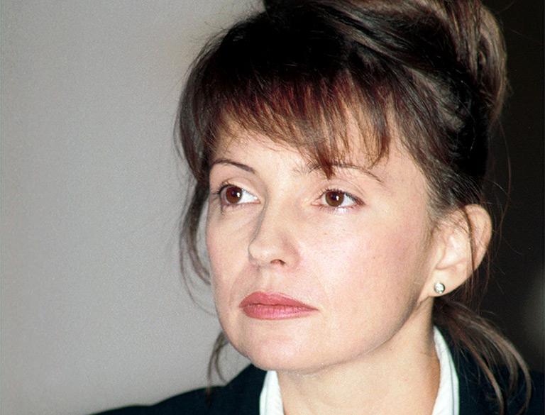 2001 г. Президент Украины Леонид Кучма рассматривает рекомендацию генерального прокурора страны Михаила Потебенько об отстранении Юлии Тимошенко (на снимке) от должности вице-премьера по вопросам ТЭК