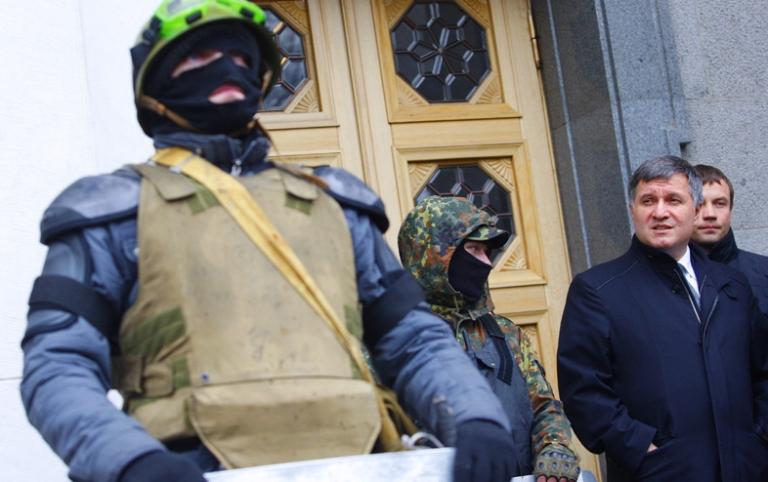 Глава МВД Арсен Аваков после заседания Верховной Рады. Февраль 2014г