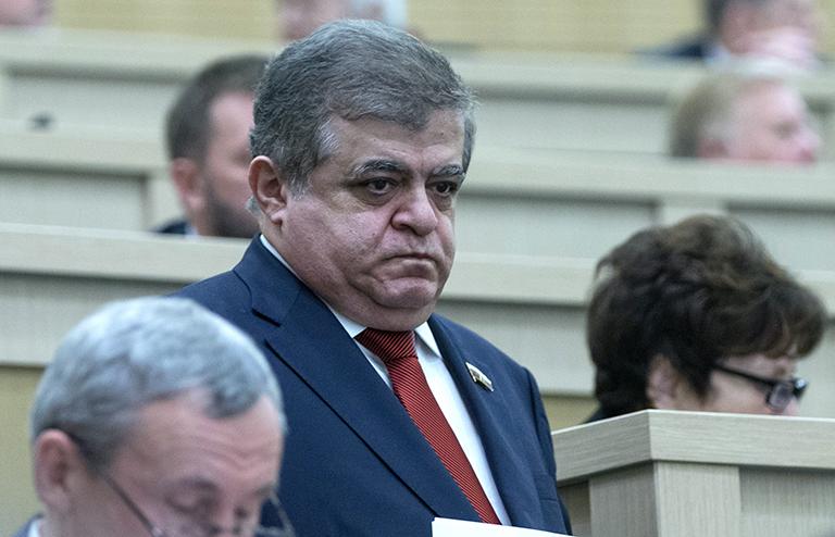 На фото: первый заместитель председателя комитета Совета Федерации РФ по международным делам Владимир Джабаров на заседании Совета Федерации РФ