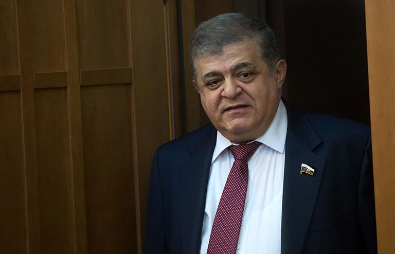 На фото: исполняющий обязанности председателя комитета по международным делам Совета Федерации РФ Владимир Джабаров