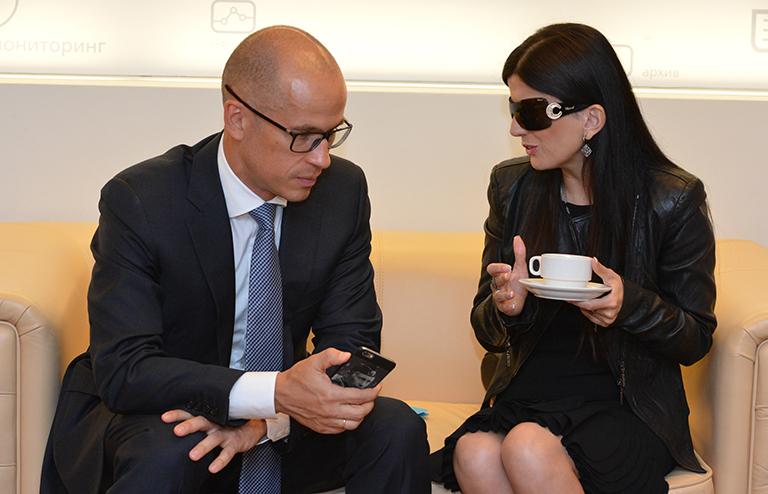 На фото: секретарь ОП РФ Александр Бречалов и председатель комиссии ОП РФ по поддержке семьи, детей и материнства, певица Диана Гурцкая перед началом пресс-конференции, посвященной итогам года работы нового состава Общественной палаты Российской Федерации, 2015