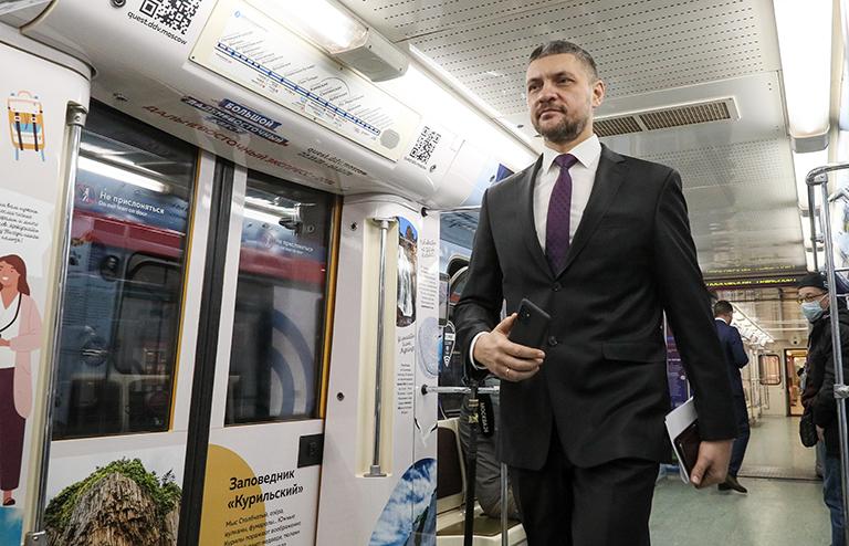 на фото: губернатор Забайкальского края Александр Осипов в тематическом поезде "Дальневосточный экспресс" во время церемонии запуска тематического поезда "Дальневосточный экспресс"