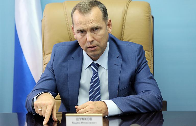 На фото: Вадим Шумков во время пресс-конференции