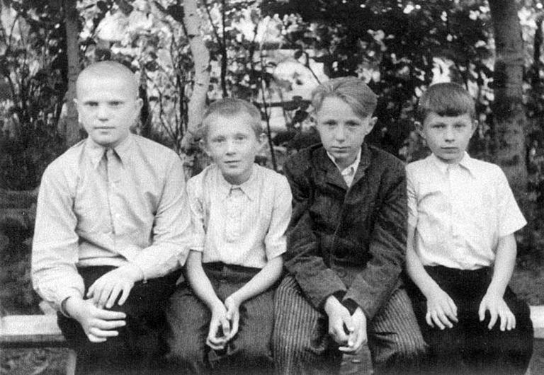 Геннадий Зюганов в детстве