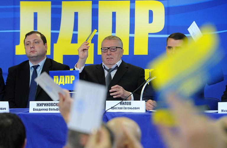 На фото: губернатор Смоленской области Алексей Островский и лидер партии ЛДПР Владимир Жириновский (слева направо)