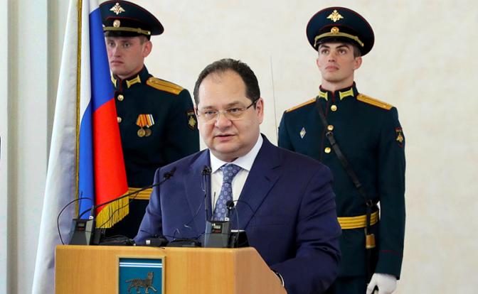 На фото: губернатор Еврейской автономной области Ростислав Гольдштейн на церемонии вступления в должность в Большом актовом зале правите