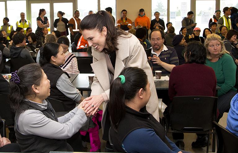 На фото: предвыборная кампания лидера Лейбористской партии Новой Зеландии Джасинды Ардерн