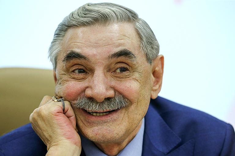 На фото: актер Александр Панкратов-Черный на ежегодной образовательной акции "Тотальный диктант - 2018" в "Рельеф-центре" в городе Рыбное, 2018 год