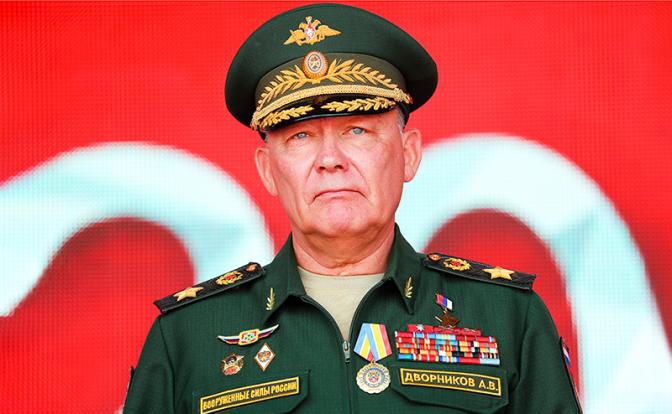 На фото: командующий войсками Южного военного округа (ЮВО) генерал армии Александр Дворников