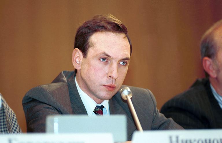 На фото: Никонов Вячеслав Алексеевич - депутат Государственной Думы, член комиссии Госдумы по расследованию причин и обстоятельств возникновения критической ситуации в Чечне, 1995